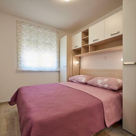 Apartman Jakov Apartment Трогир Екстериор снимка
