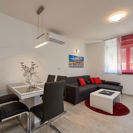 Apartman Jakov Apartment Трогир Екстериор снимка