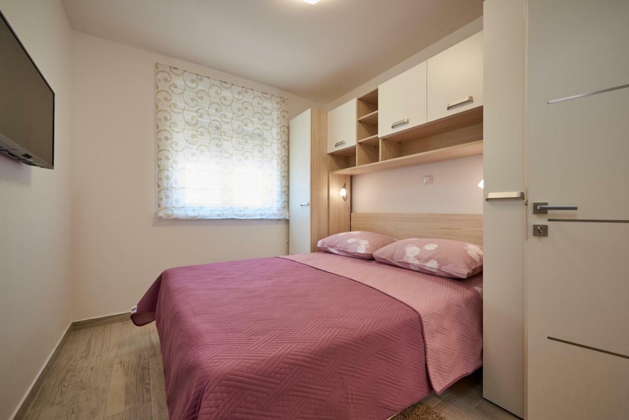 Apartman Jakov Apartment Трогир Екстериор снимка