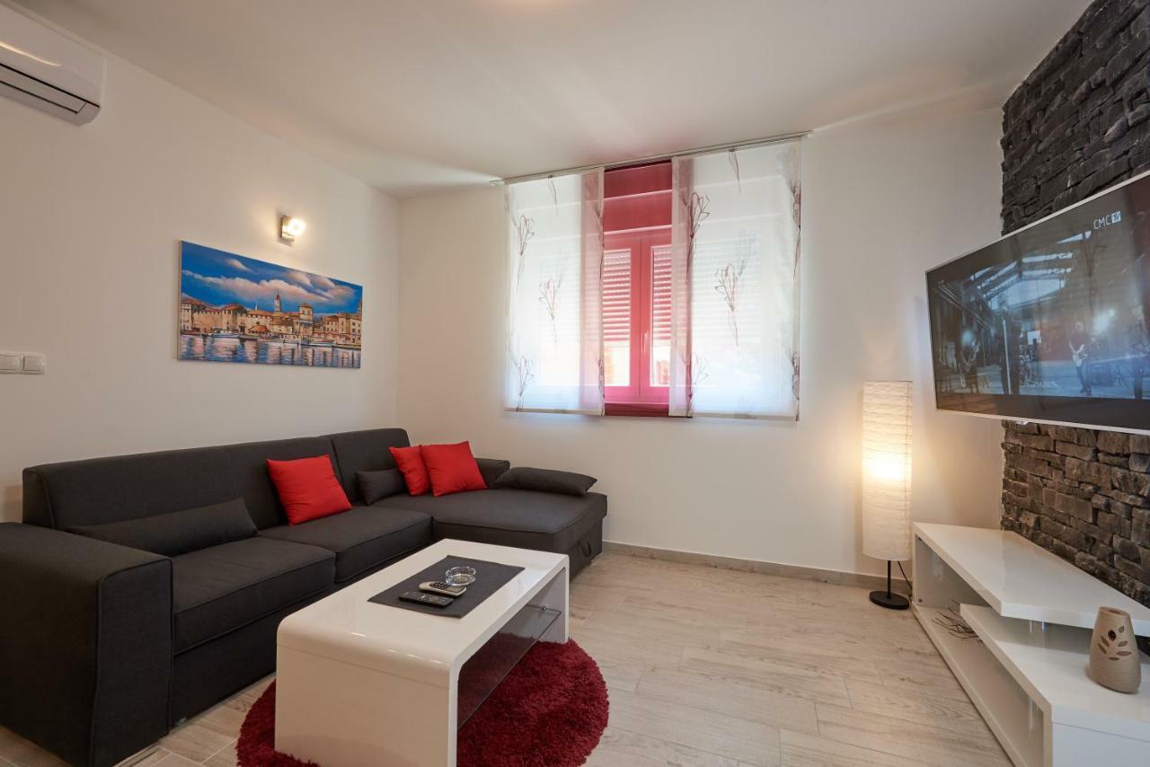 Apartman Jakov Apartment Трогир Екстериор снимка