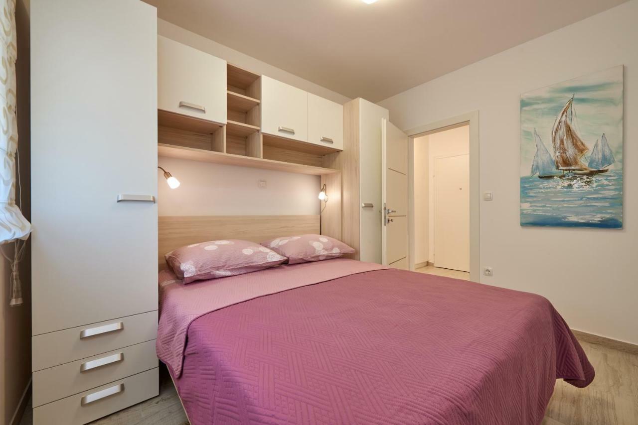 Apartman Jakov Apartment Трогир Екстериор снимка