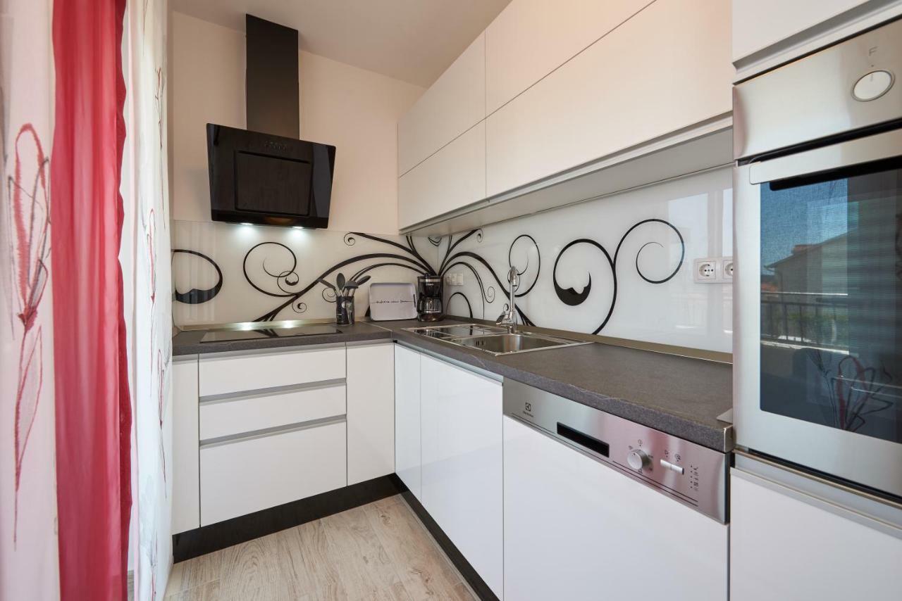 Apartman Jakov Apartment Трогир Екстериор снимка