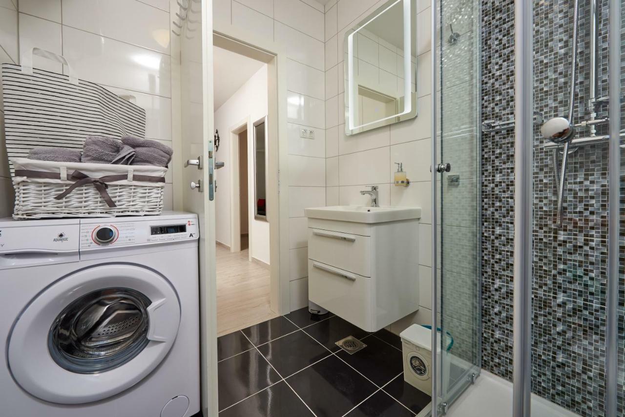 Apartman Jakov Apartment Трогир Екстериор снимка