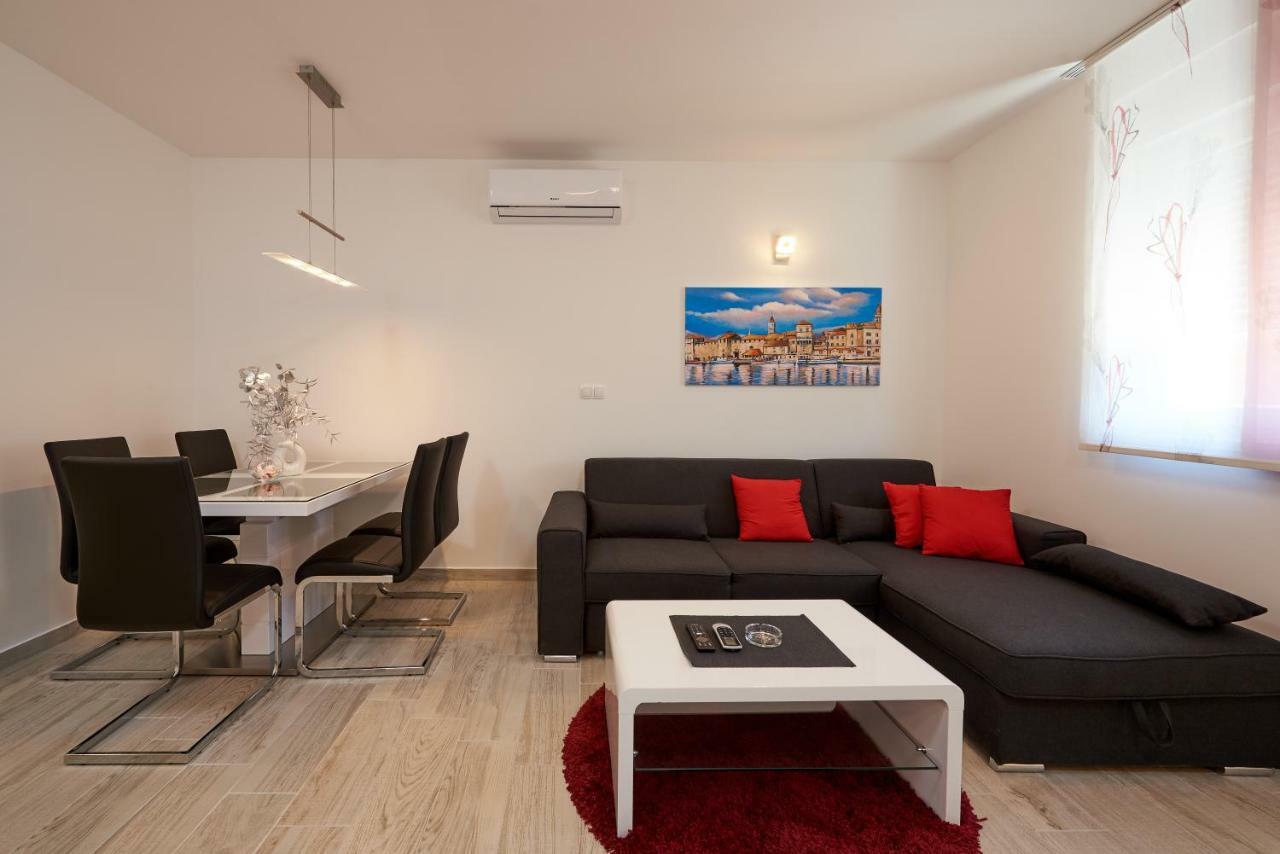 Apartman Jakov Apartment Трогир Екстериор снимка