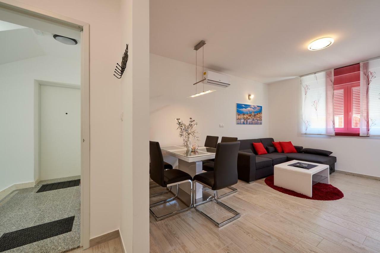 Apartman Jakov Apartment Трогир Екстериор снимка