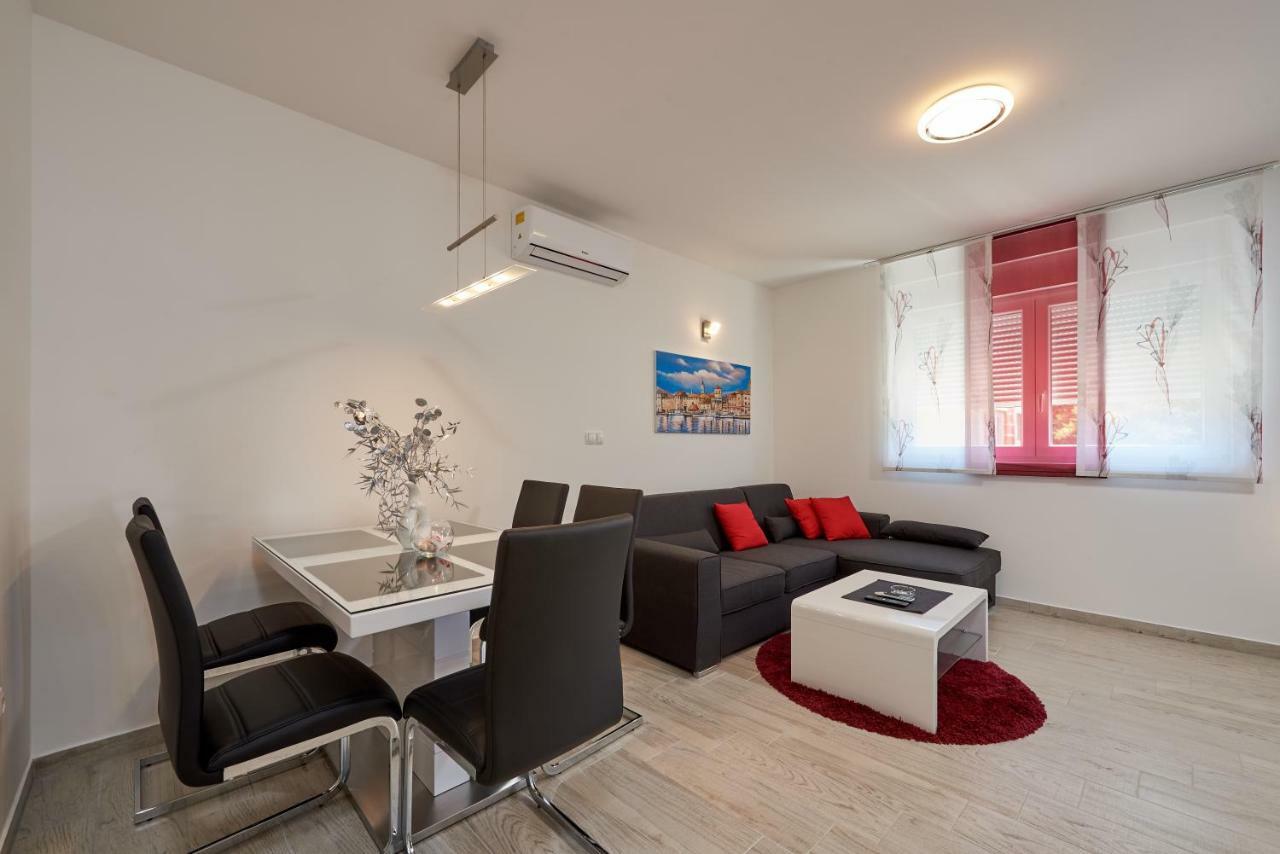 Apartman Jakov Apartment Трогир Екстериор снимка