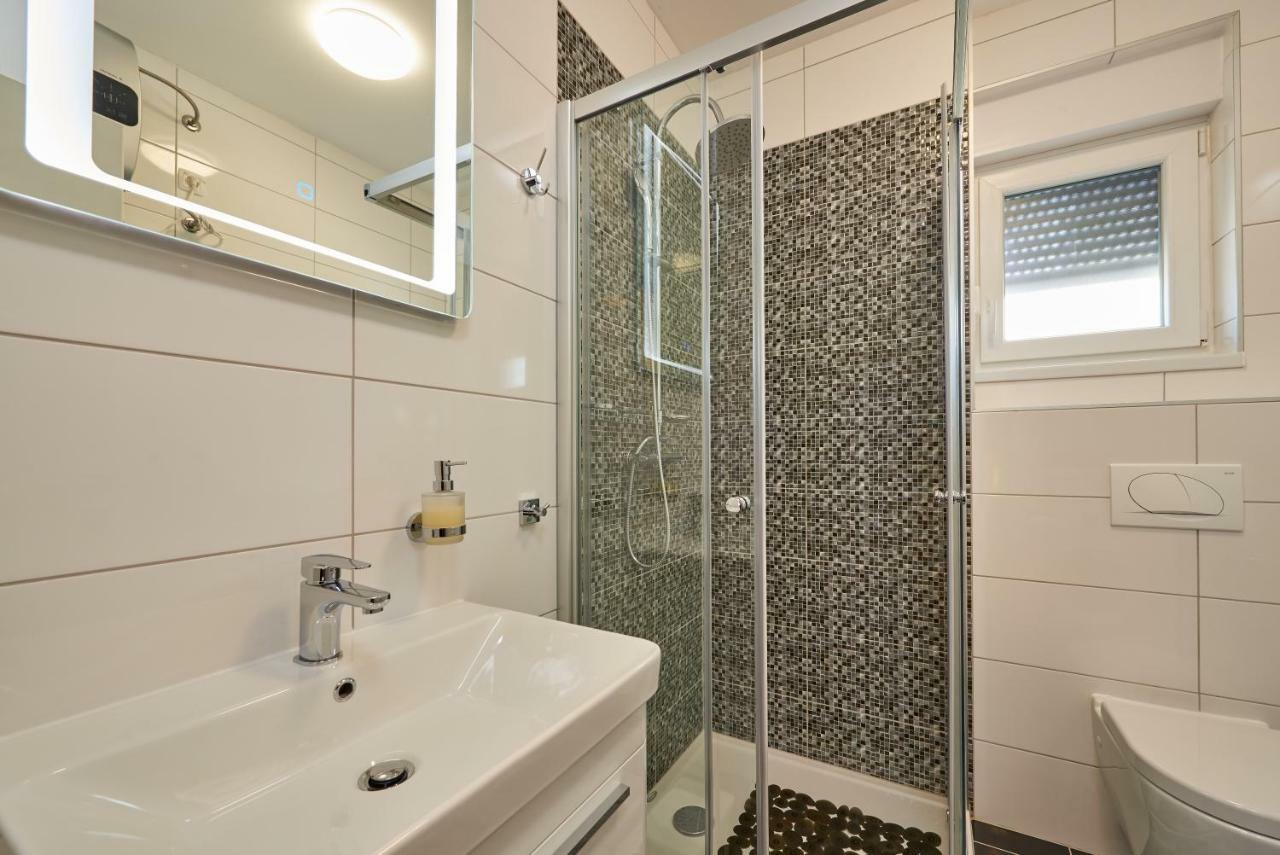 Apartman Jakov Apartment Трогир Екстериор снимка